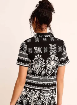 Ornamental pattern cropped shirt