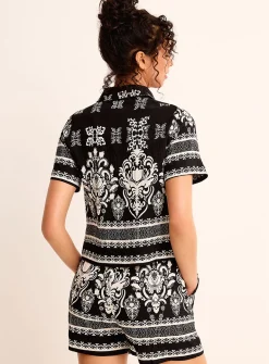 Ornamental pattern short