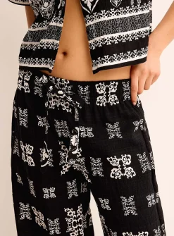 Ornamental pattern wide-leg pant
