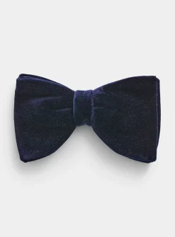 Oversized rich velvet bow tie