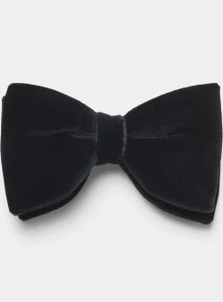 Oversized rich velvet bow tie