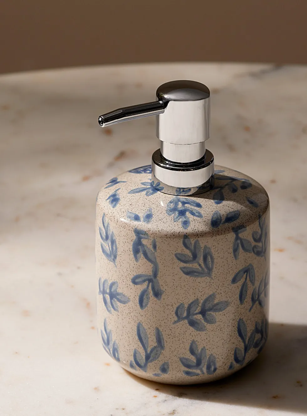 Painted leaves soap pump