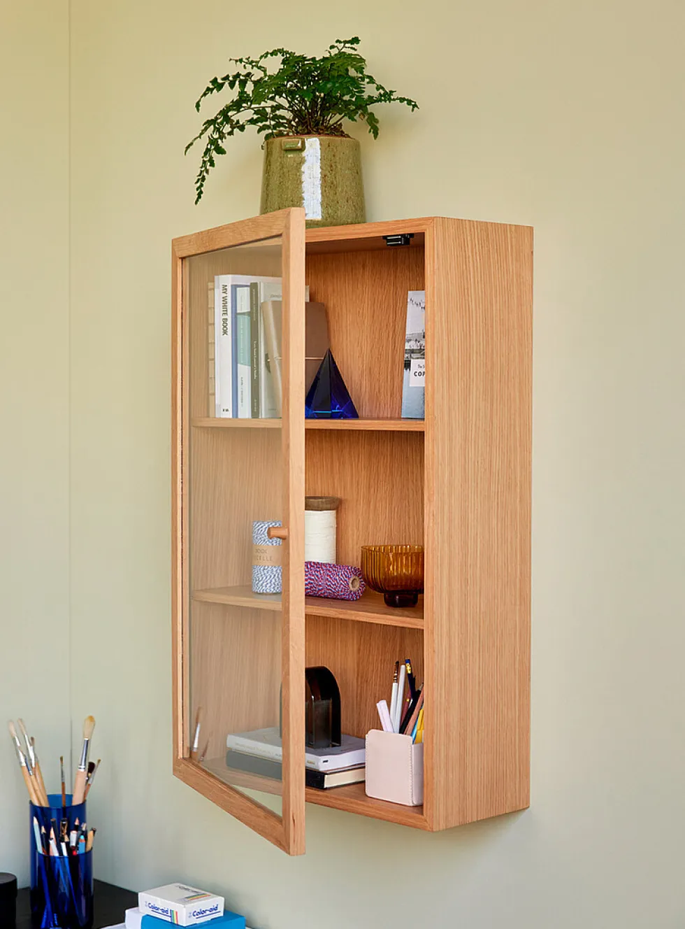 Panorama wall cabinet