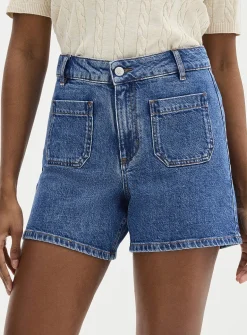 Patch pockets faded denim short