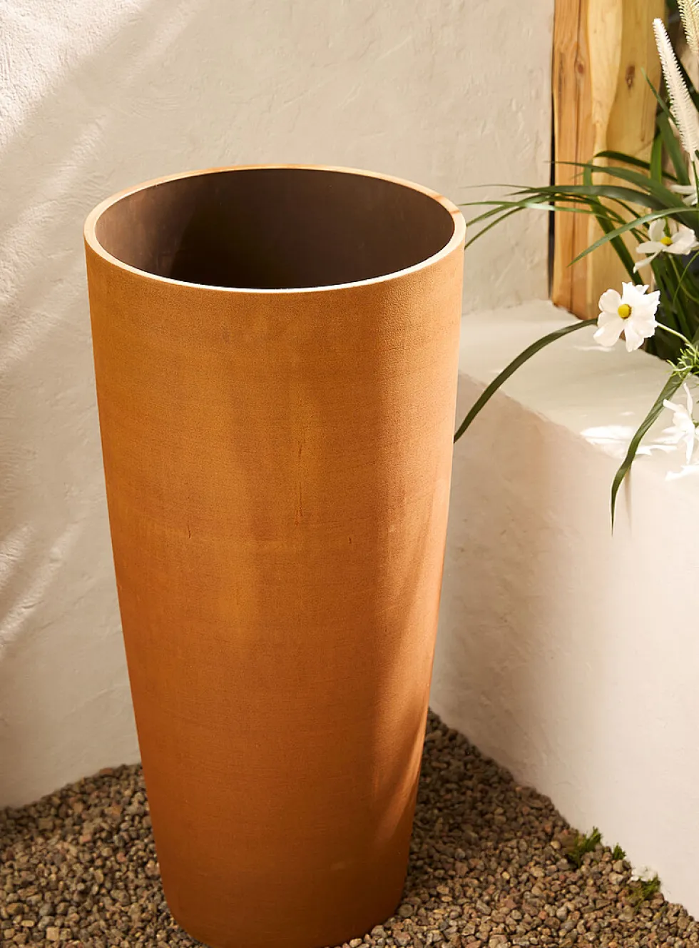 Patina Selena rust-coloured planter