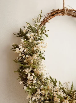 Paule dried plant wreath