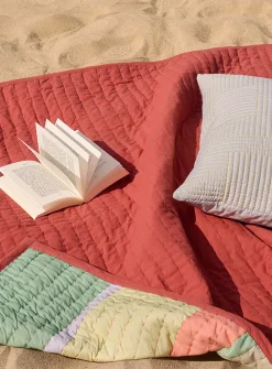 Pavilion colour blocks quilted blanket