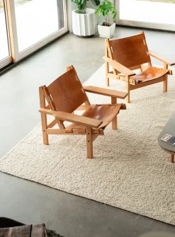Pearl grey bouclé artisanal rug