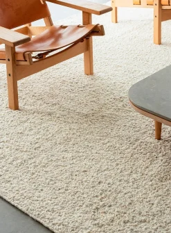Pearl grey bouclé artisanal rug