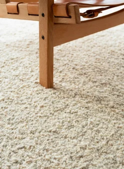 Pearl grey bouclé artisanal rug