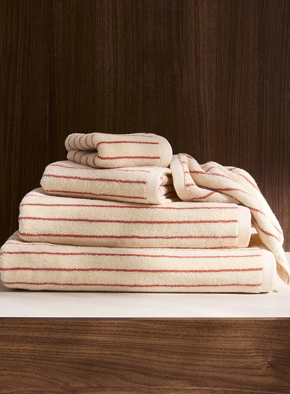 Pinstriped organic cotton towels
