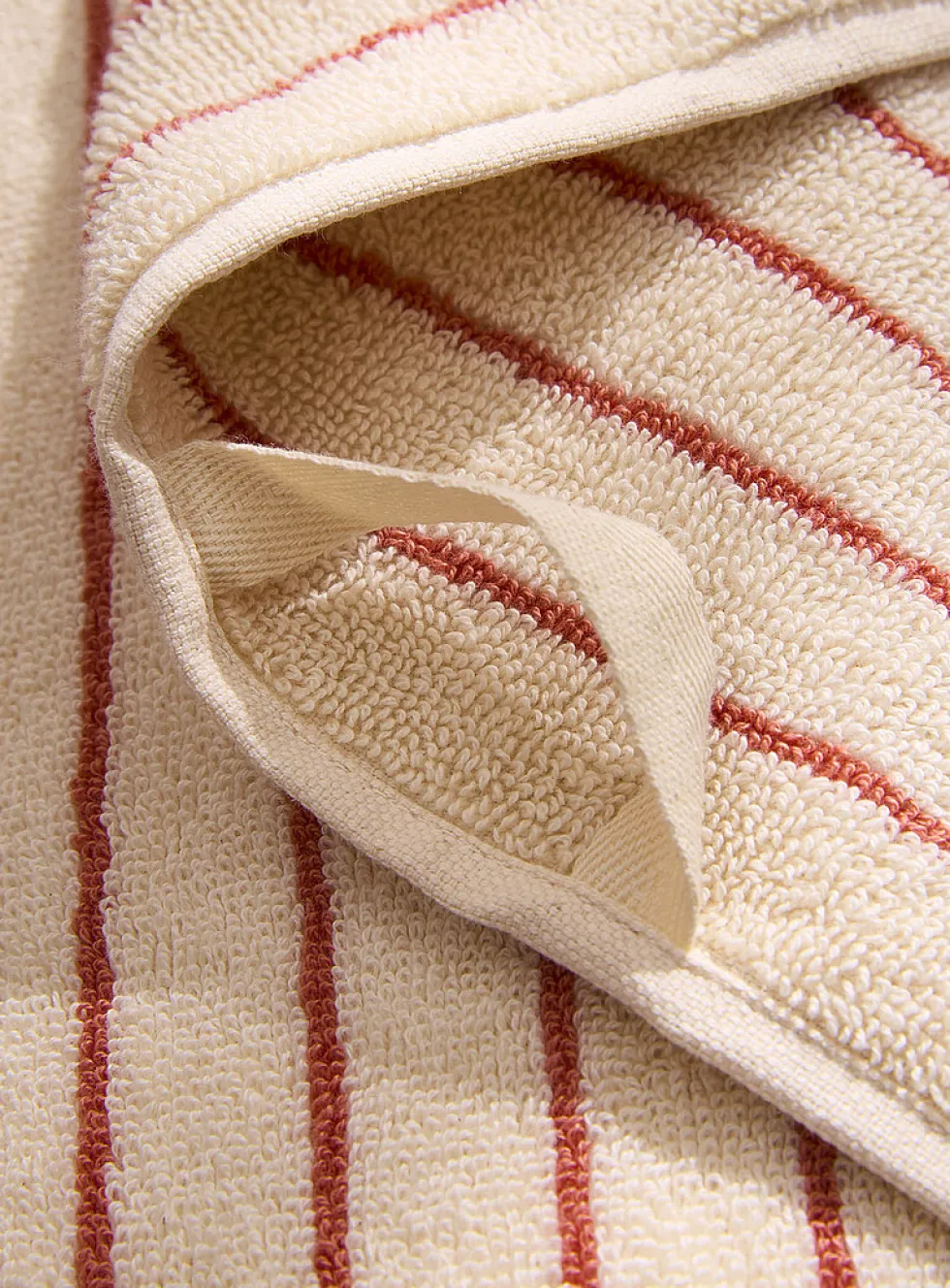 Pinstriped organic cotton towels