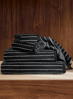 Pinstriped organic cotton towels