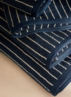 Pinstriped organic cotton towels