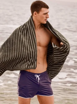 Piped retro swim short