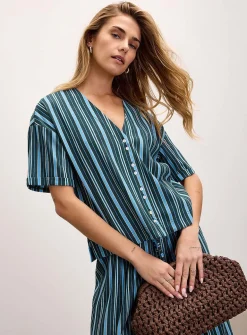 Piqué knit V-neck boxy-fit blouse