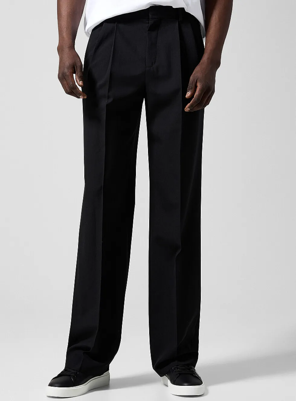 Pleated black pant