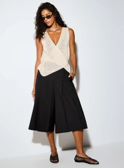Pleated gauchos