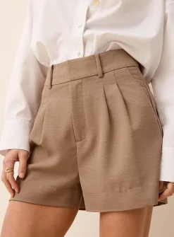 Pleated piqué short