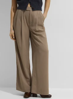 Pleated piqué wide-leg pant