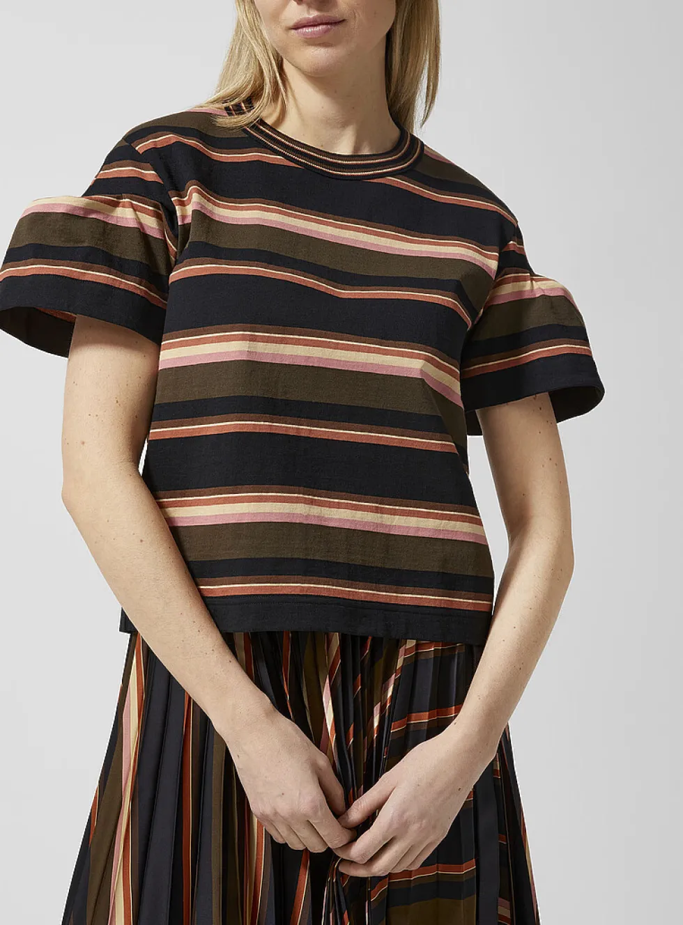 Pleated sleeves striped T-shirt