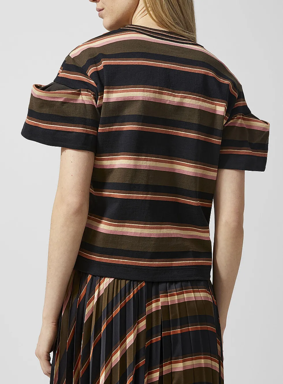 Pleated sleeves striped T-shirt