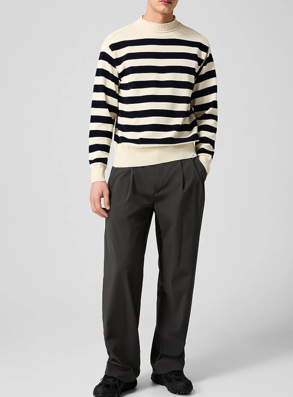 Pleated technical canvas pant