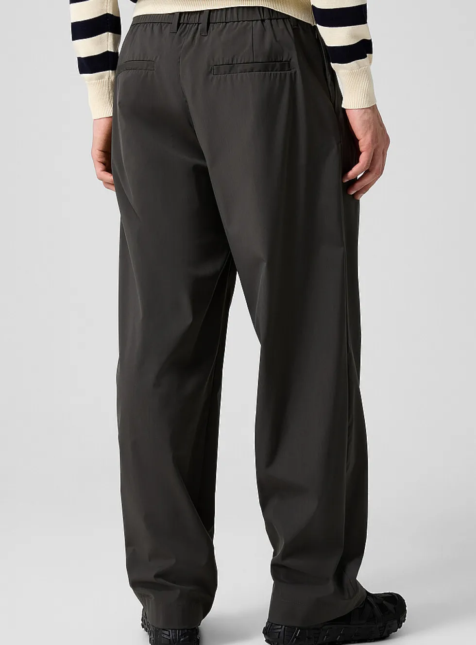 Pleated technical canvas pant