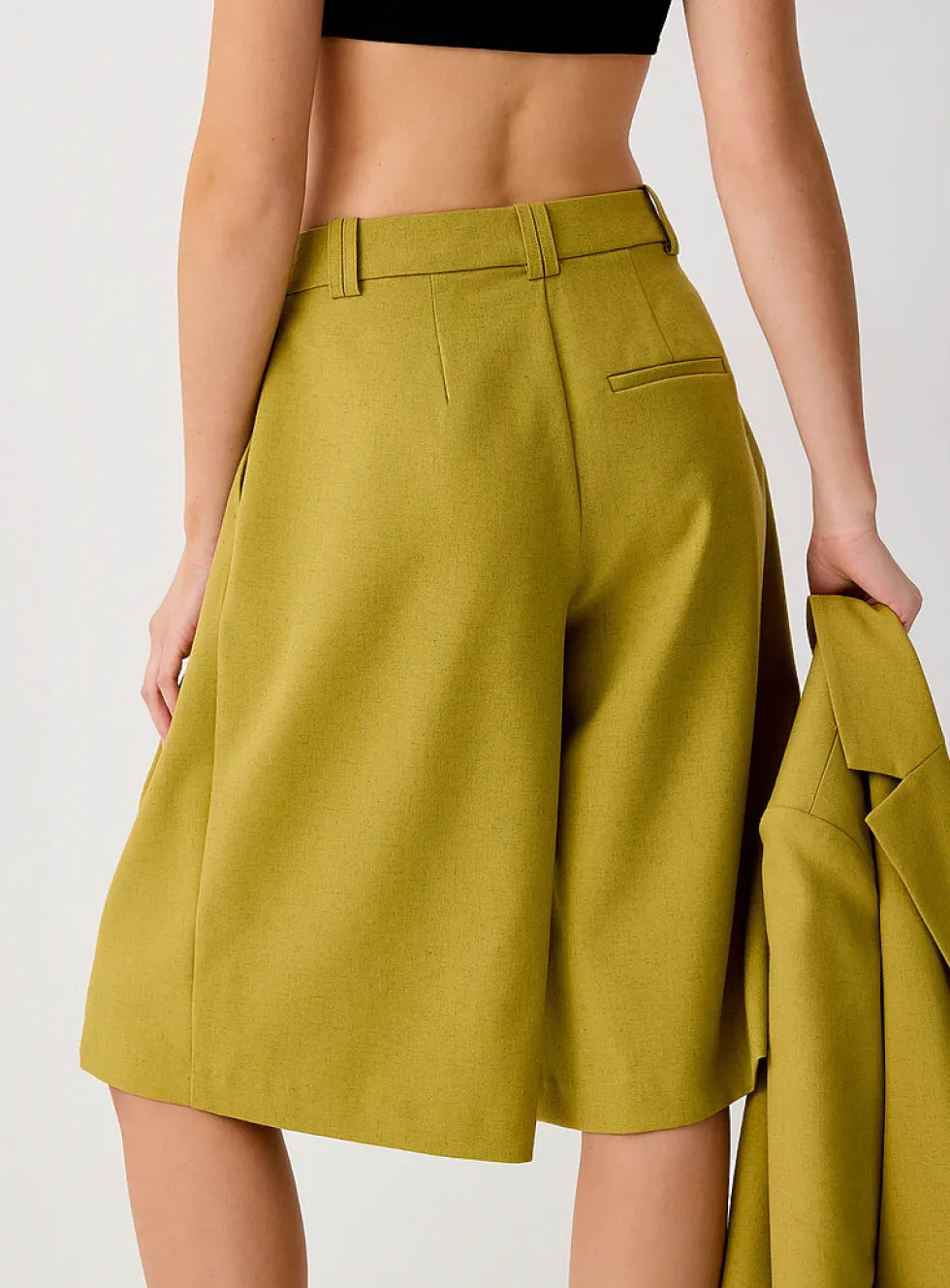 Pleated waist chartreuse Bermuda short