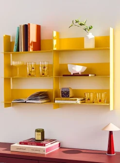 Pli folded steel wall-mounted shelf unit