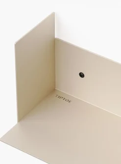 Pli folded steel wall-mounted shelf unit