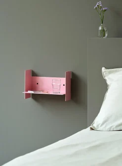 Pli folded steel wall-mounted shelf unit