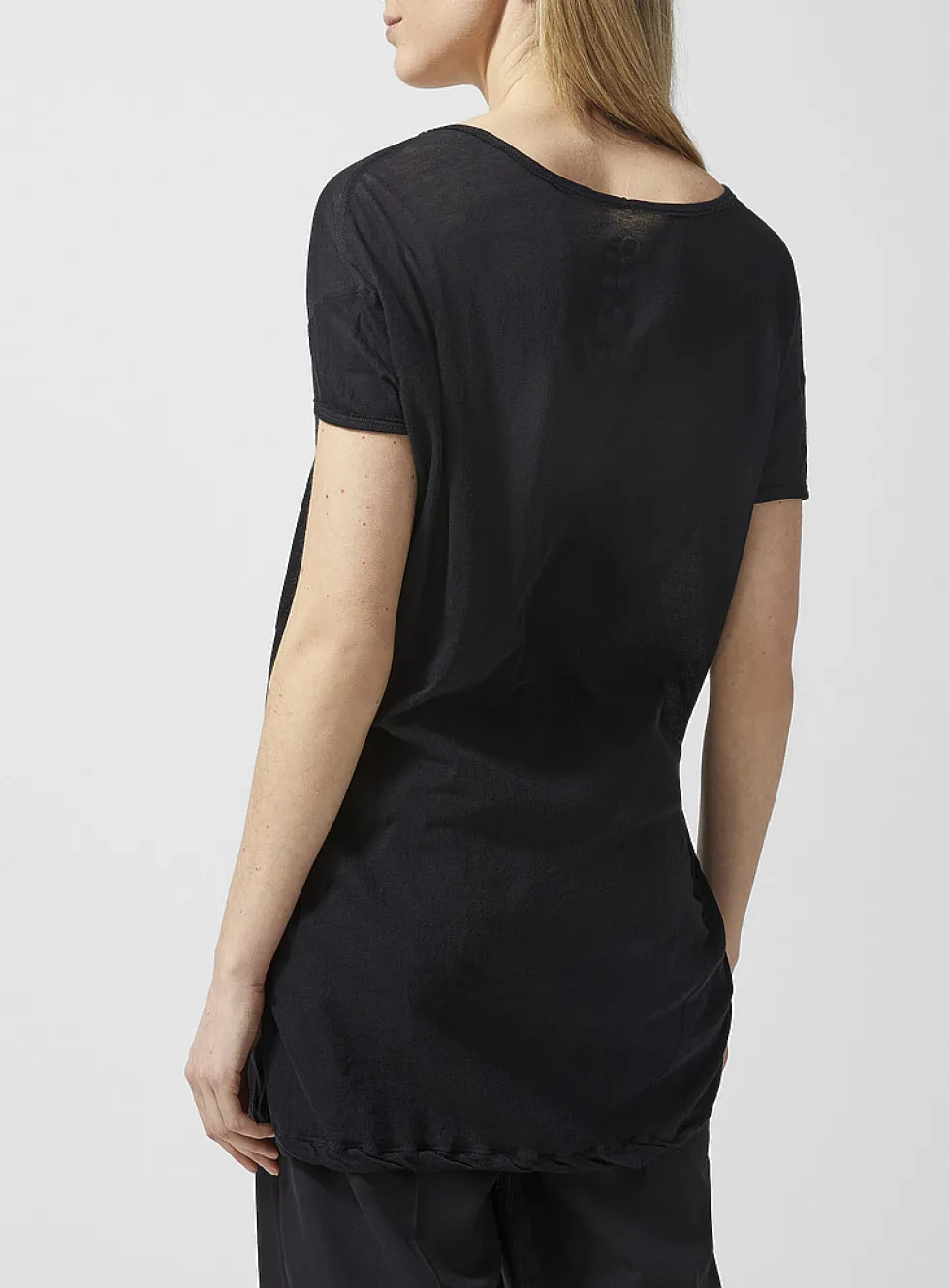 Plunging V-neck long T-shirt