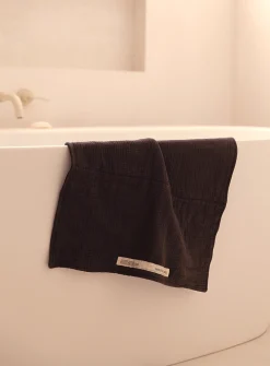 Plush waffled cotton bath mat