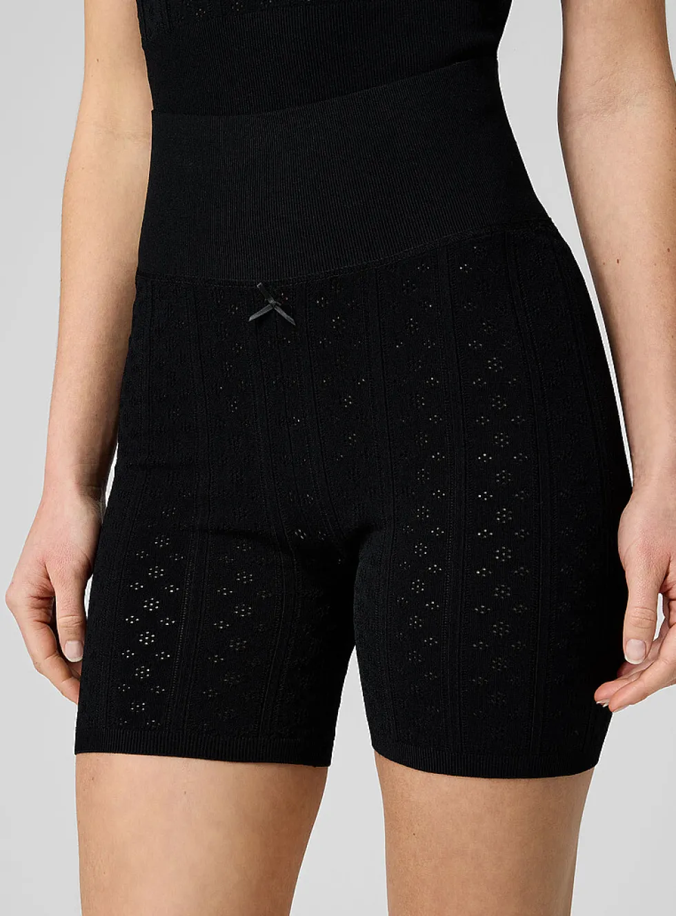 Pointelle knit fitted short