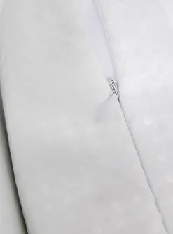Polka dot bath cushion