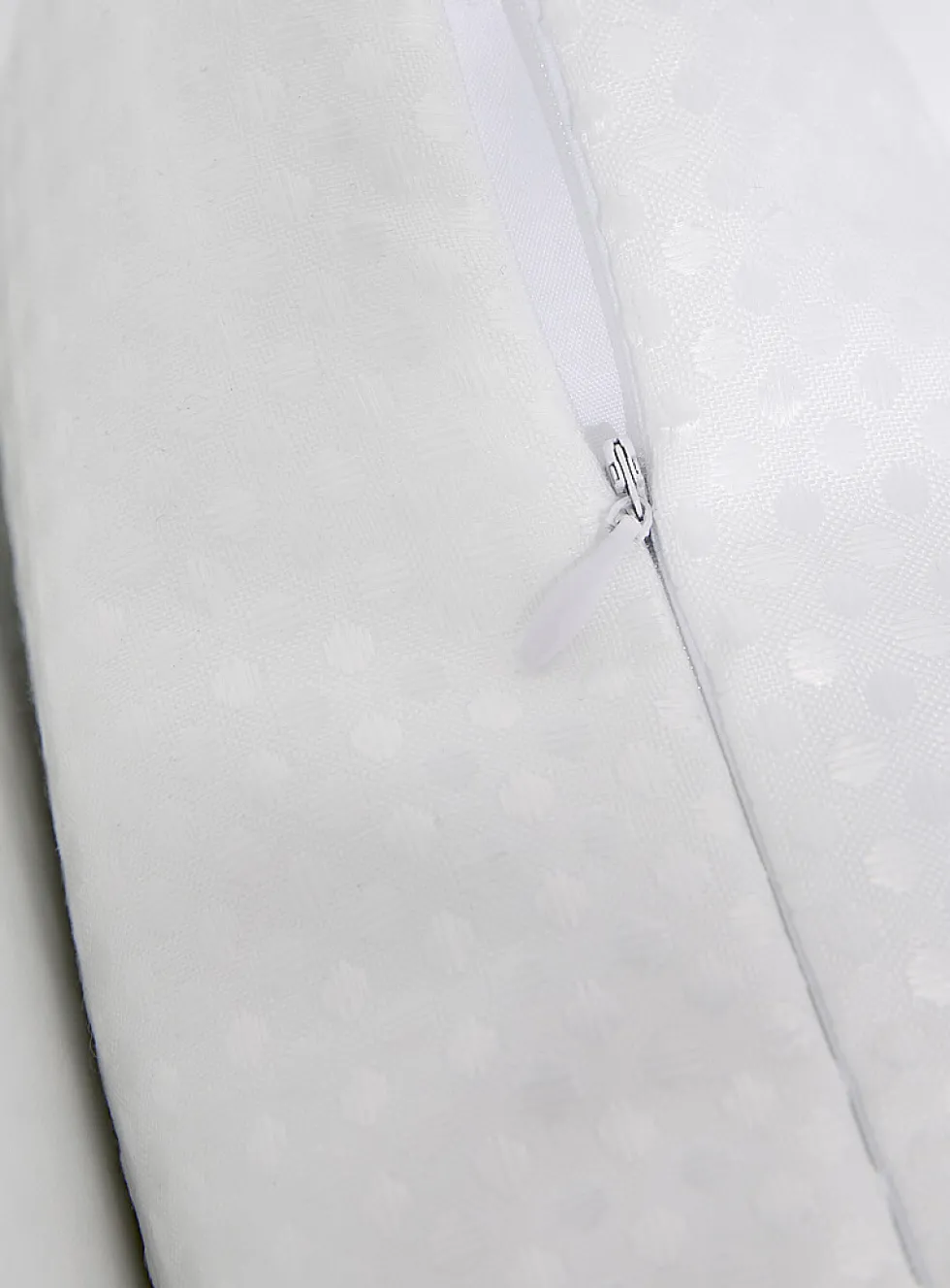 Polka dot bath cushion