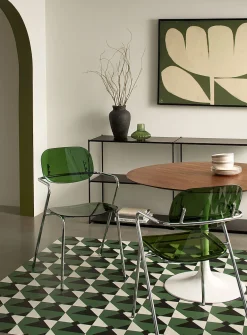 Polycarbonate and metal armrest chairs
