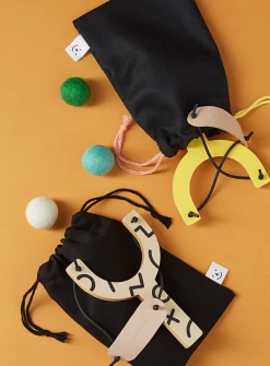 Pompom slingshot