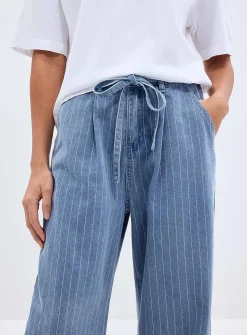 Pompon pinstripe pleated jean