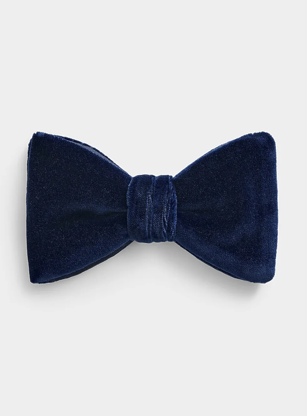 Pontoglio velvet bow tie