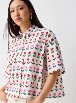 Pop print cropped shirt
