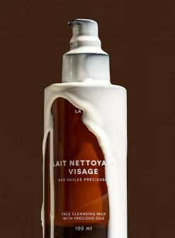 Precious oils cleansing milk