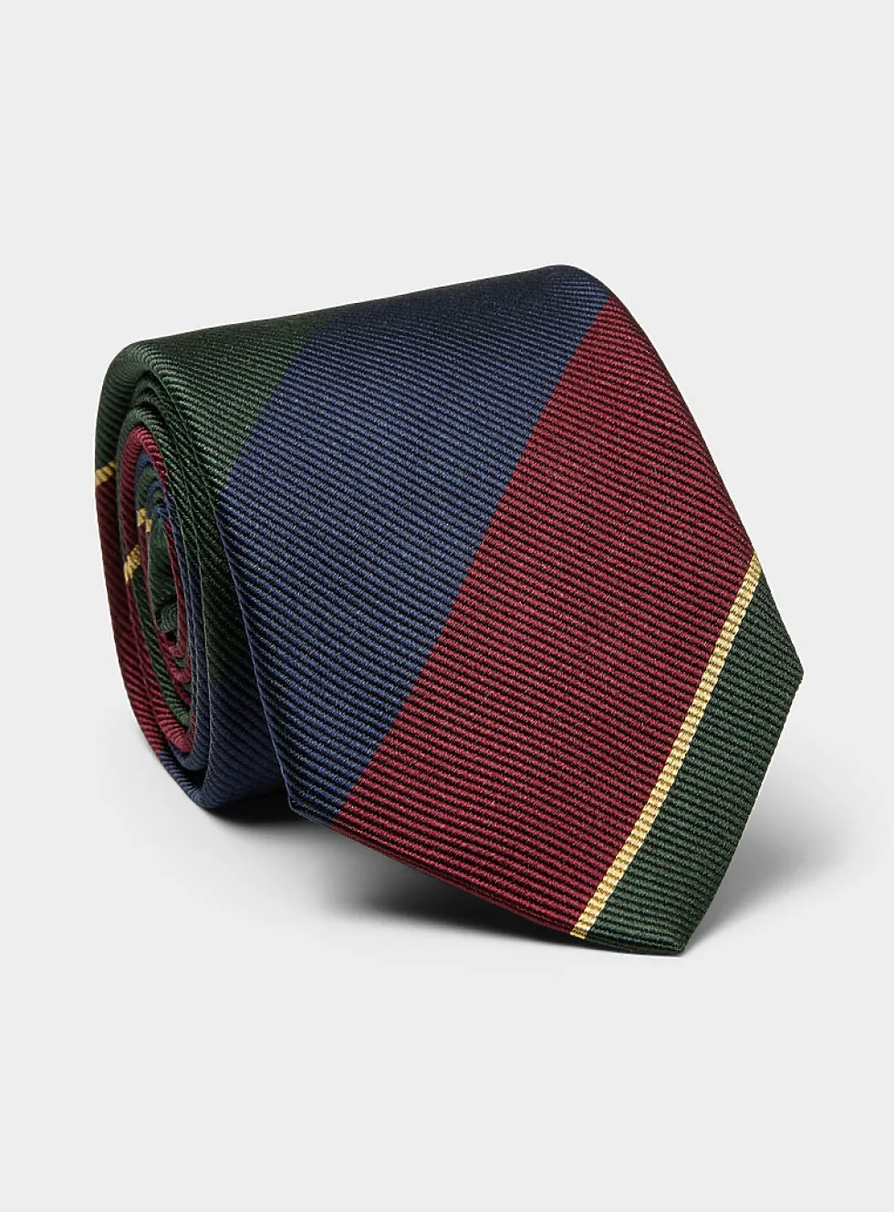 Preppy diagonal stripe tie