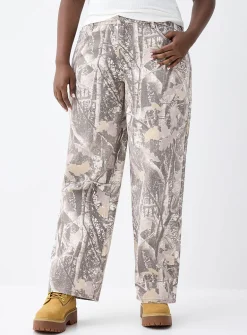 Printed low-rise baggy jean