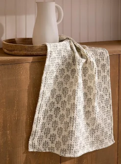 Printed pattern tea towel