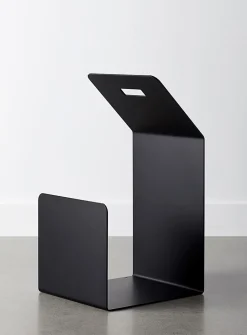 Pull log stand