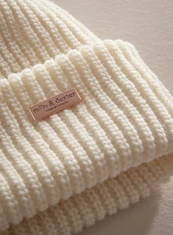 Pure Canadian wool ribbed tuque