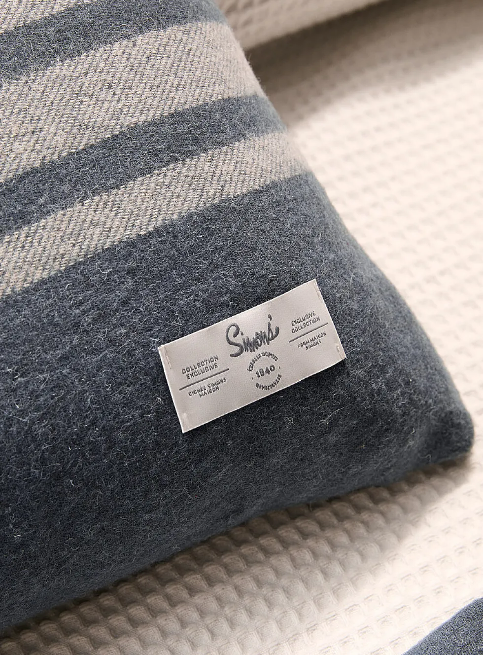 Pure wool striped removable cover cushion