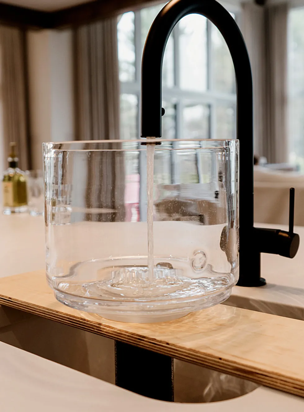 PURGLASS filtered water dispenser